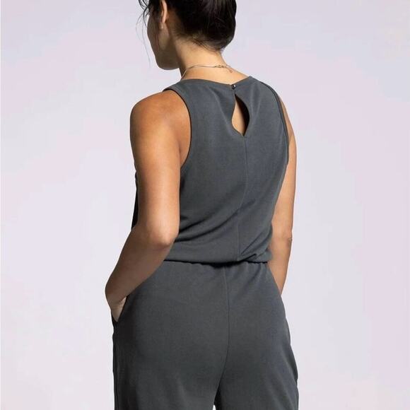 NWT THREAD & SUPPLY Women’s Gray Romper | Size LP - Picture 2 of 3